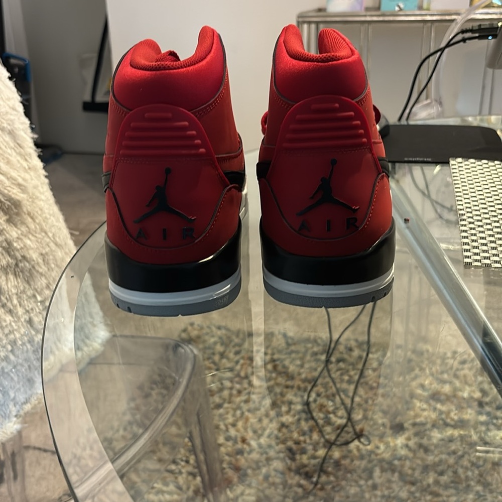 Nike - Picture 3 of 6